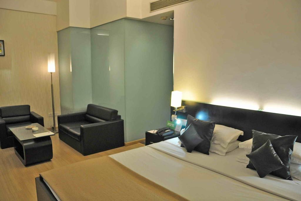 Comfort Inn Sunset Ahmedabad Exterior foto